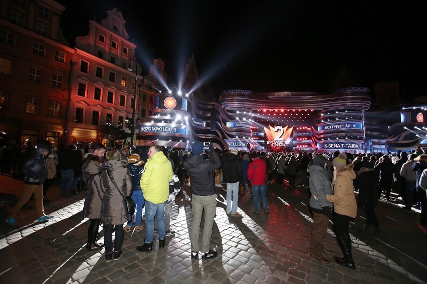 Sylwester z Dwójką na Rynku we Wrocławiu. Tak przywitaliśmy Nowy Rok (ZDJĘCIA)