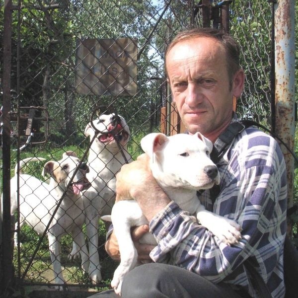 Janusz Galiczyński bardzo kocha swoje psy. To dla nich prowadził prywatne, ponad trzymiesięczne śledztwo.