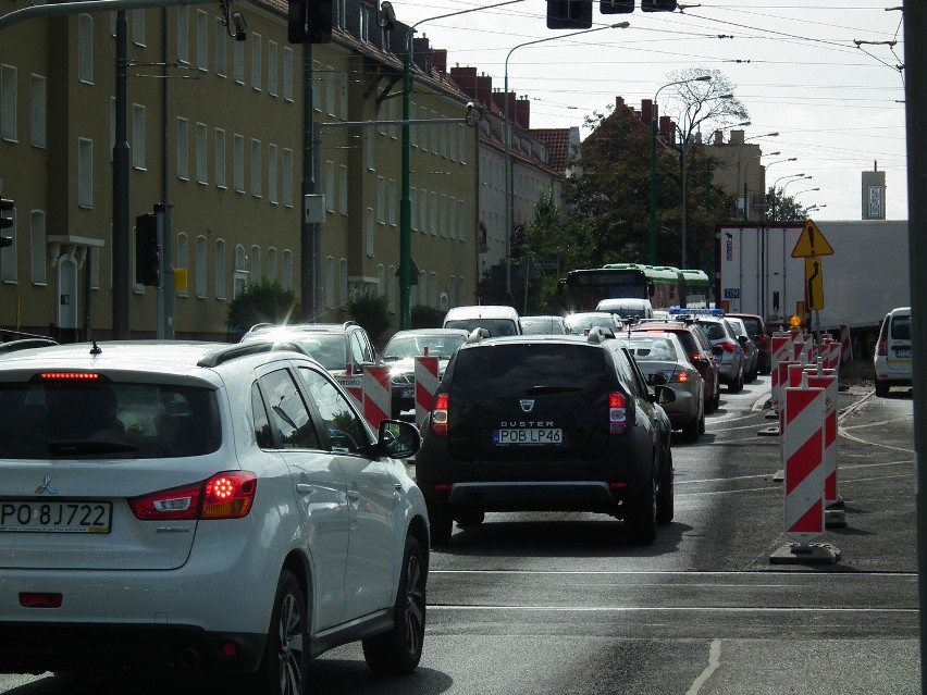 Jeżyce: Skrzyżowanie na Dąbrowskiego znów przejezdne