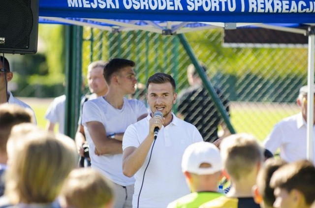 Jakub Popielarz od trzech lat prowadzi Krośnieńską Akademię Piłkarską Bardomed