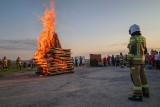 W Kluczach po raz kolejny zapłonęła Sobótka! Przy punkcie widokowym Czubatka bawiły się tłumy. Zobacz zdjęcia i wideo