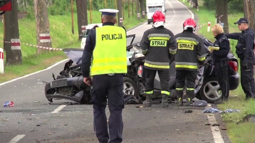 Wypadek w Lubawce. Dwie osoby nie żyją. Wciąż niejasne są okoliczności (FILM, ZDJĘCIA)