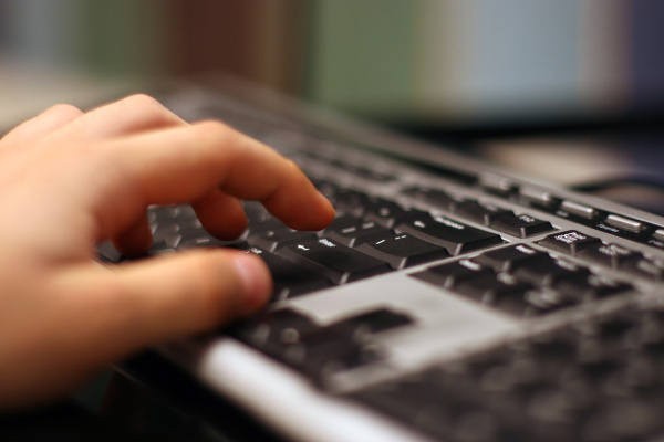 Policja w Kaliszu ostrzega przed nową metodą oszustwa internetowego