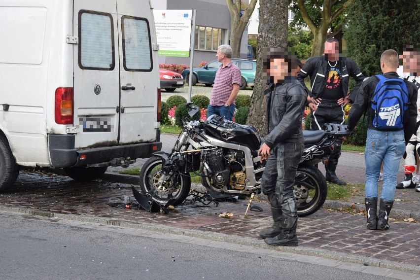 Motocyklista wywrócił się w centrum Szczecinka [zdjęcia]