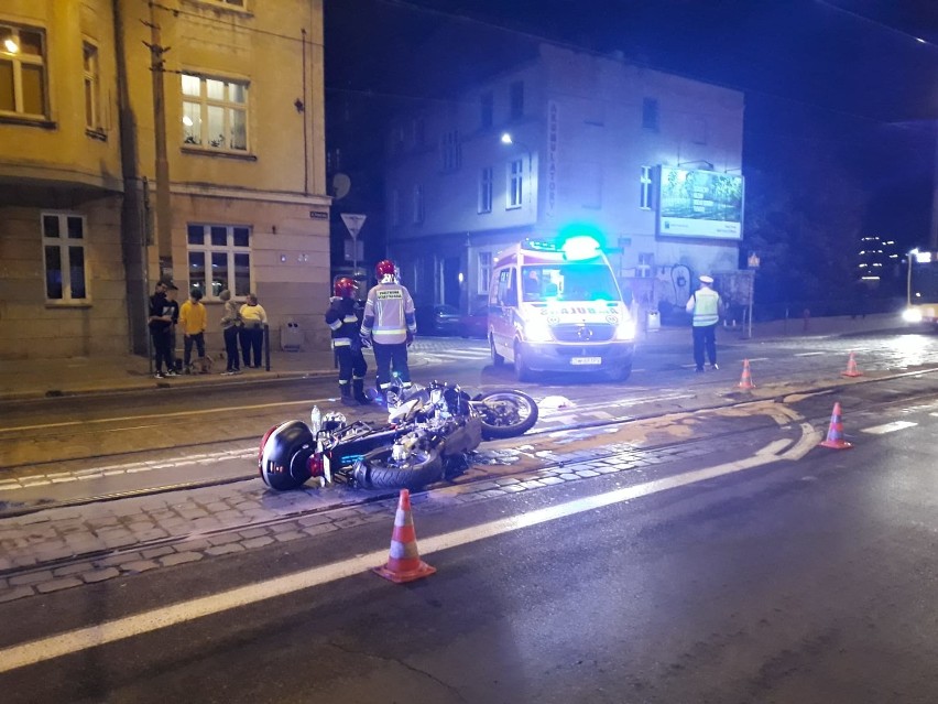 Wypadek motocyklisty na nierównej drodze przy moście Pomorskim (ZDJĘCIA)