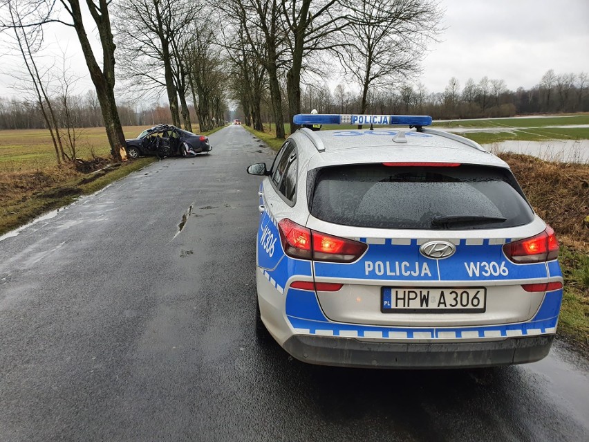 Śmiertelny wypadek na drodze Stanomino - Białogard. Nie żyje matka i dziecko 7.03.2020