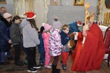 W Starych Polaszkach Św. Mikołaj wręczał prezenty najmłodszym. Kościół był wypełniony po brzegi