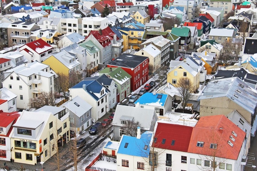 Choć pogoda bywa tu ponura, Reykjavik to radosne miasto, a...