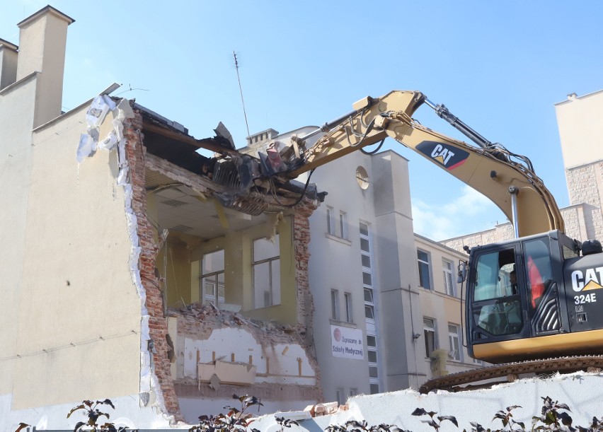 Wyburzają stary budynek radomskiego "Medyka”. Obiekt będzie gruntownie przebudowany. Zobaczcie zdjęcia