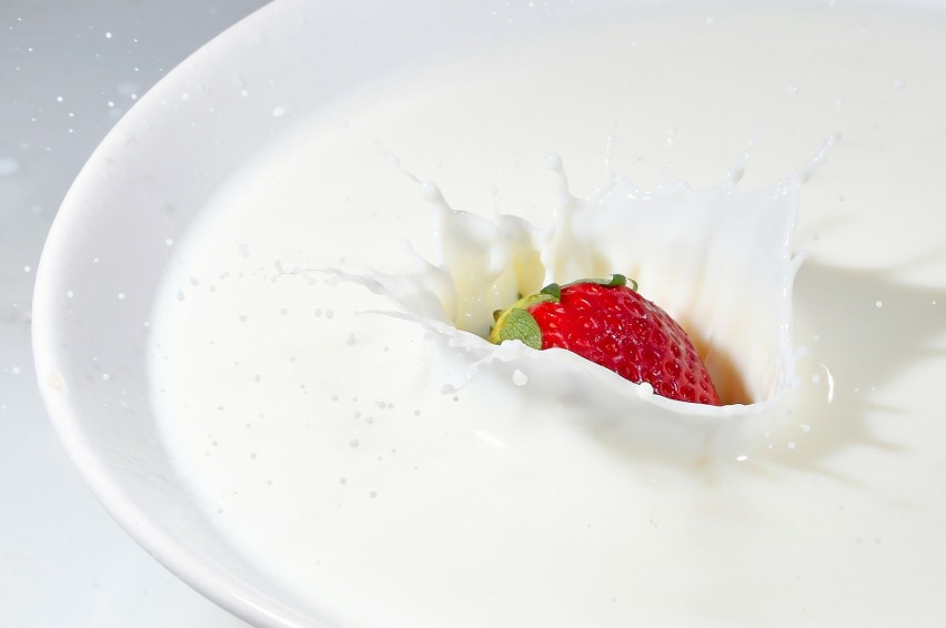 Nadmierna podaż produktów bogatych w wapń (mleko, jogurt,...