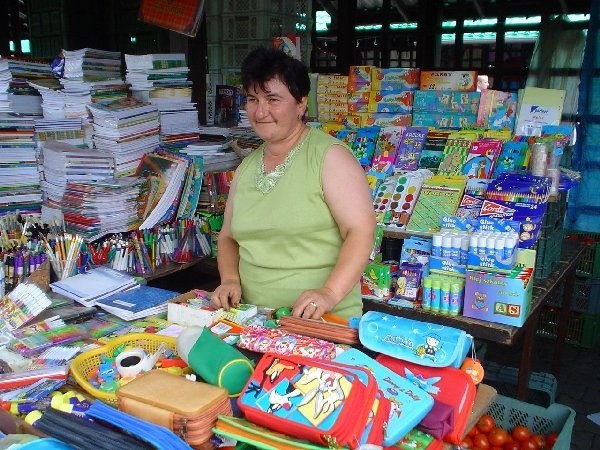 Jolanta Wojciechowska sprzedaje na targowisku  w Brodnicy już od kilkunastu lat.