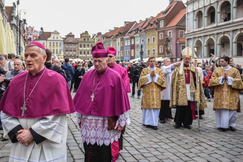 Rocznica chrztu Polski: Uroczysta procesja przeszła do...