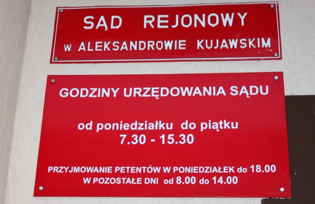 Sąd wyznaczył kolejne posiedzenie na 28 października, domagając się obecności burmistrza i starosty.