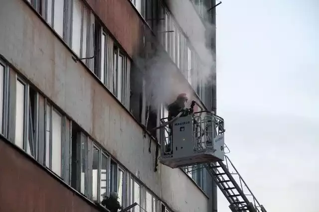Kielce: Pożar w wieżowcu przy Młodej 4