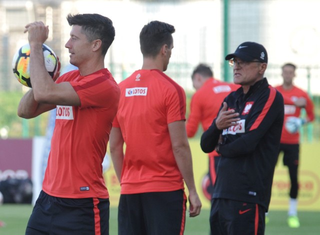 Oczekiwania wobec nas rosną. Musimy potwierdzić, że się rozwijamy – mówi Robert Lewandowski przed meczem eliminacji MŚ Dania – Polska.