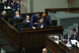 Sejm zdecydował: 10 groszy opłaty emisyjnej od każdego litra paliwa [aktualizacja 7 czerwca]