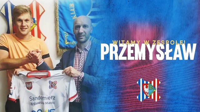 Piłkarze Wisły Sandomierz są gotowi na inaugurację sezonu 2021/2022 w trzeciej lidze. W ostatnich godzinach klub przeprowadzi jeszcze kilka transferów "last minute".Zobaczcie kto doszedł jeszcze do Wisły Sandomierz.Szczegóły na kolejnych slajdach>>>(dor)