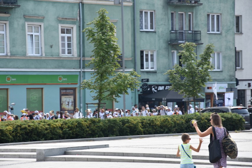 Pielgrzymka Dominikańska dotarła z Krakowa na Jasną Górę ZDJĘCIA Zmęczeni, ale bardzo radośni 