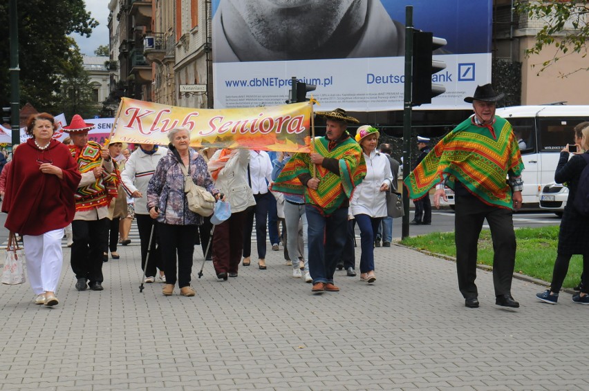 Senioralia 2017. Przez Kraków przeszła parada seniorów