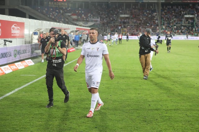 Lukas Podolski nie dokończył meczu ze Śląskiem Wrocław.