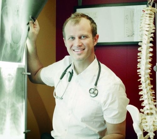 Lekarze zalecają aktywność i wysiłek fizyczny, które stymulują odbudowę kości