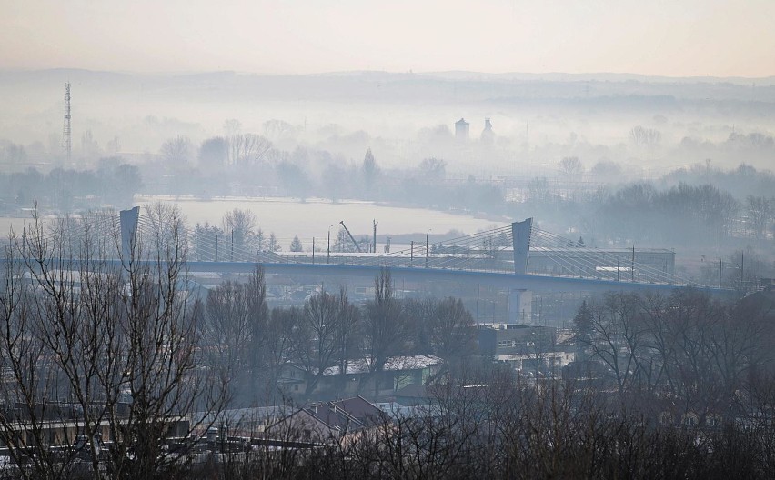 Smog z obwarzanka dusi Kraków. Konieczne jest przyspieszenie wymiany pieców w ościennych gminach