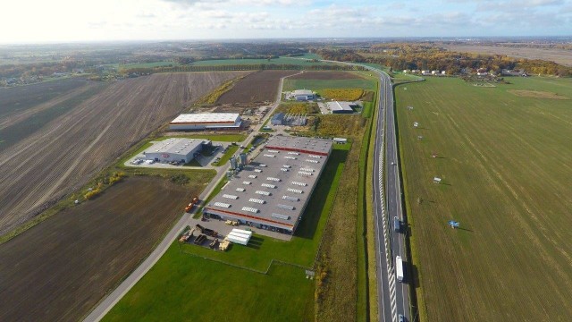 Teren Podstrefy Redzikowo SSSE liczy obecnie ponad 38 hektarów. Obszar jest położony obok trasy DK 6.