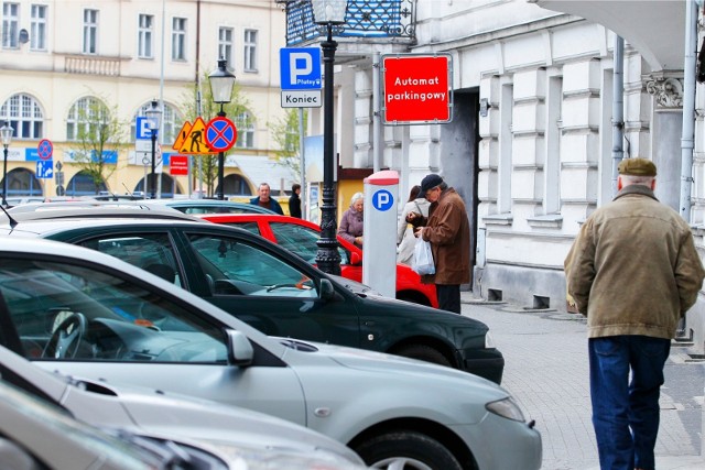 Zarząd Dróg Miejskich w Poznaniu przypomina, że 31 grudnia działa strefa płatnego parkowania i śródmiejska strefa płatnego parkowania. 