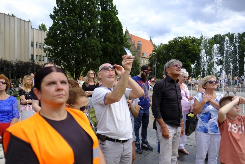 Podniebne akrobacje na szarfach w wykonaniu estońskiej...