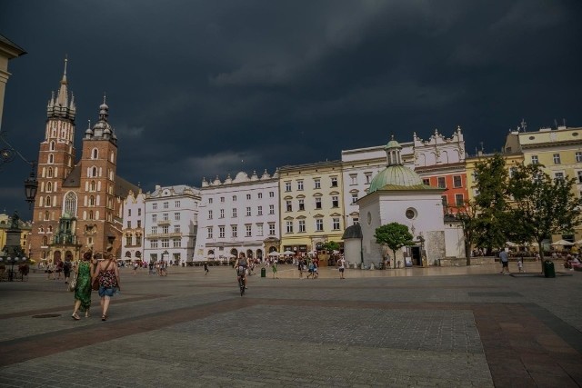 IMGW ostrzega przed burzami, które mogą przejść przez Małopolskę