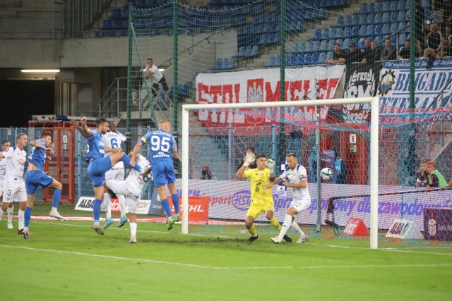 1.09.2023 r. Mecz Ruch Chorzów - Stal Mielec. Na zdjęciu moment, w którym Daniel Szczepan zdobył pierwszego swojego gola w PKO Ekstraklasie.