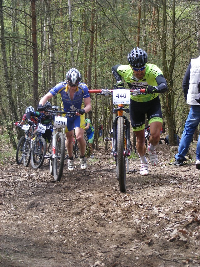W Wielkopolsce odbywa się coraz więcej maratonów rowerowych i wyścigów xc.Część z nich rozgrywana jest na trasach w okolicach Murowanej Gośliny, w Puszczy Zielonce.