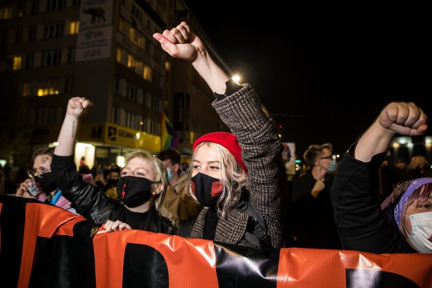 22.10.2020 warszawa ulica aleje jerozolimskie protest przed...