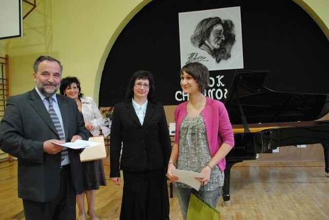 Jedną z nagród otrzymała Katarzyna Lisiecka (pierwsza z prawej).