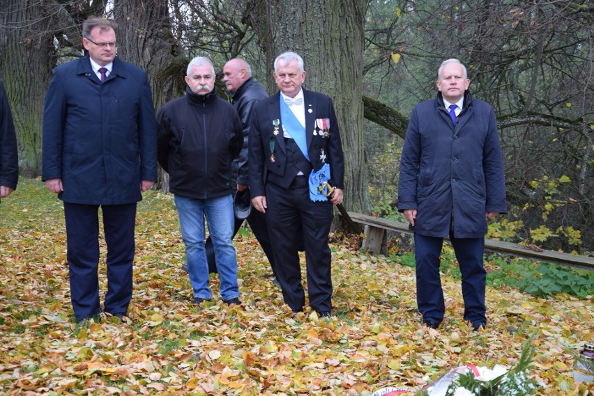 Minister i działacze opozycji antykomunistycznej złożyli kwiaty na grobie gen. Nikodema Sulika i pod pomnikiem bł. ks. Jerzego Popiełuszki