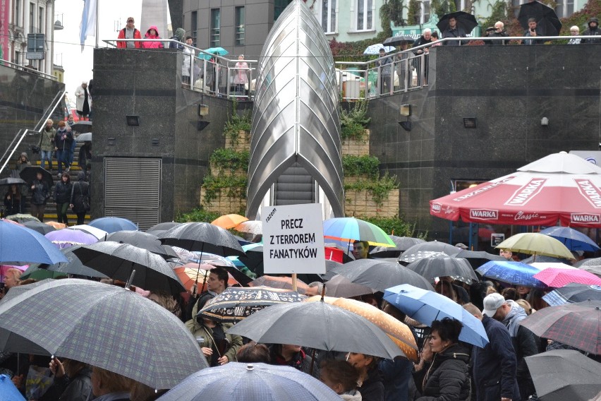 Czarny protest w Sosnowcu na Patelni [ZDJĘCIA]