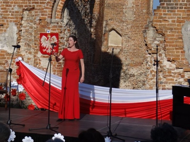 Koncert Witaj Majowa Jutrzenko u podnóża Góry Zamkowej w Mielniku