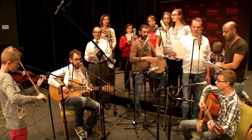 Syryjczycy z Oławy nagrali kolędę. Śpiewają po polsku i po arabsku