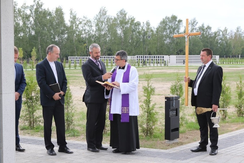 Będą nowe miejsca na cmentarzu w Cedzynie. Jest też kolumbarium