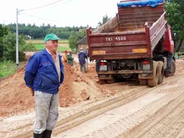 Budowniczowie zapory Wióry wstrzymali prace przy budowie drogi w Kotarszynie