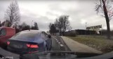 Wariacka ucieczka przed policją i zderzenie z innym samochodem. Niebezpieczny pościg na Dolnym Śląsku  