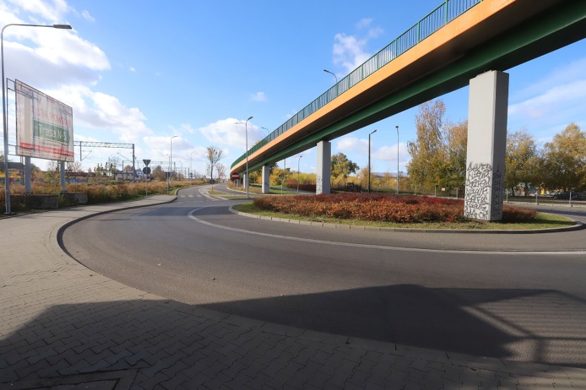 Trasa N-S z osiedla Południe do Żakowickiej w Radomiu już otwarta dla ruchu. Samochody od piątku mogą jeździć nową drogą [ZDJĘCIA]