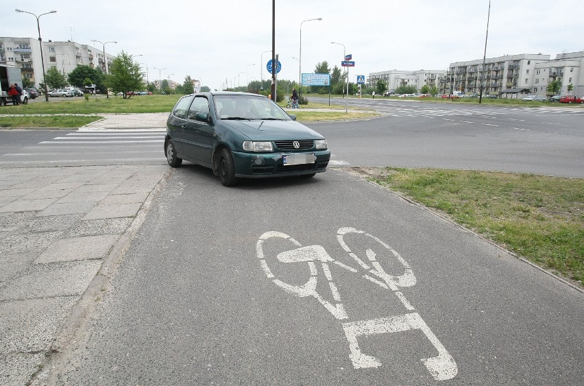 Taki widok na ścieżce dla cyklistów wzdłuż ul. Hetmańskiej...