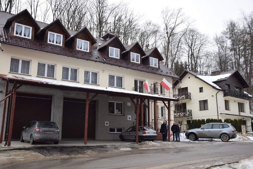 Rozgrywka o szkoły. Mieszkańcy nie chcą, żeby gmina Jerzmanowice-Przeginia oszczędzała dalej na ich dzieciach