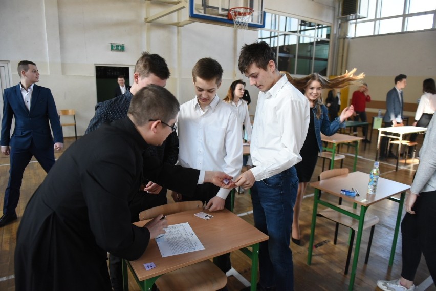 Egzamin gimnazjalny w Szkole Podstawowej nr 24 w Toruniu