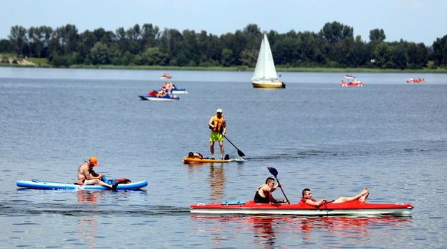 Wakacje można spędzić tez w aktywny sposób, wypożyczając sprzęt do sportów wodnych. Zobaczcie gdzie.Zobacz kolejne zdjęcia. Przesuwaj zdjęcia w prawo - naciśnij strzałkę lub przycisk NASTĘPNE