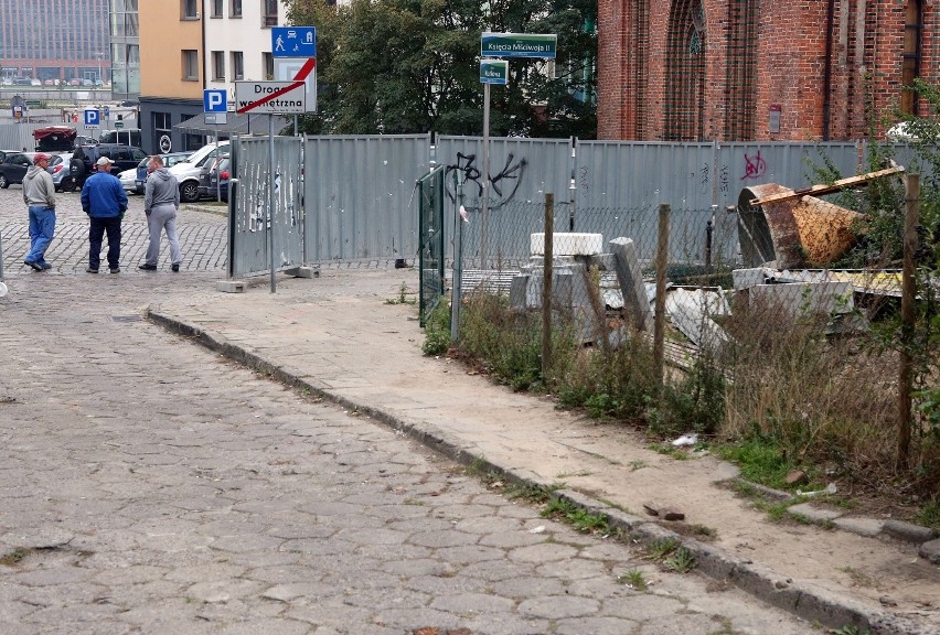 Nowe kamienice na Podzamczu w Szczecinie