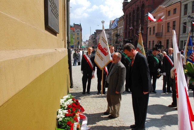 Tablica na kościele jezuitów została odsłonięta 3 maja 2004 roku