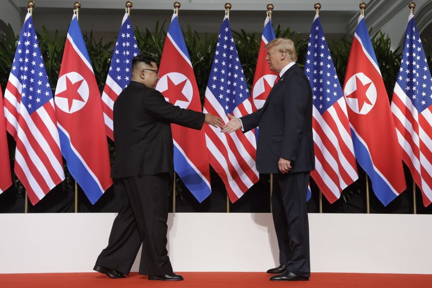 Historyczne spotkanie Donalda Trumpa z Kim Dzong Unem. "Historia pokazała, że przeciwnicy mogą stać się przyjaciółmi"