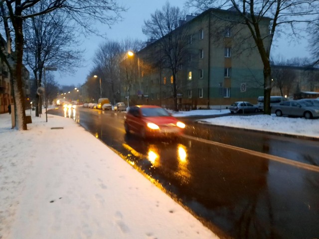 Zobacz kolejne zdjęcia. Przesuwaj zdjęcia w prawo - naciśnij strzałkę lub przycisk NASTĘPNE